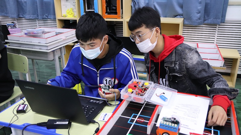 2020年 第五届天津市中等职业学校技能大赛普职融通工程实践创新项目国际挑战赛--电脑鼠竞赛.jpg